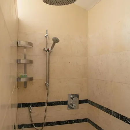 Pensionat Guestready - Epitome Of Luxury Near Shankill Beach